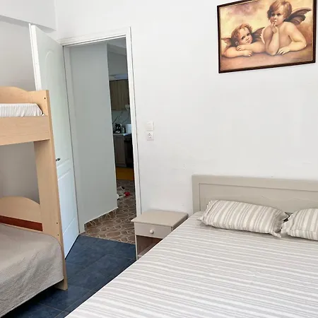 Julia Apartman *
